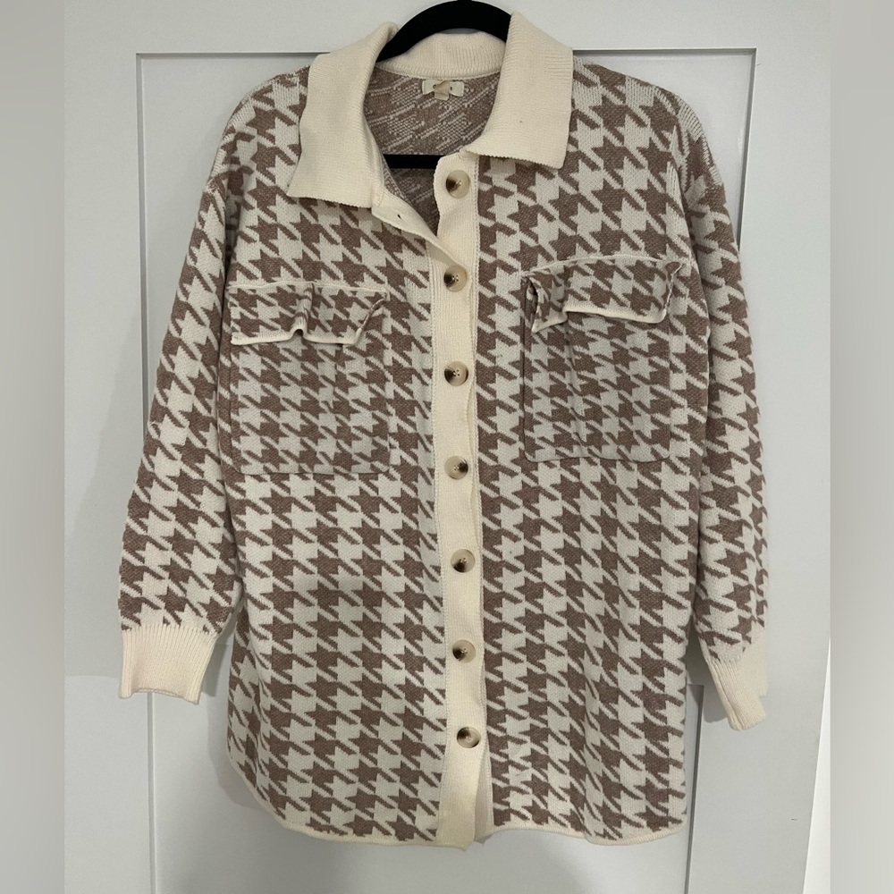 Houndstooth shirt jacket